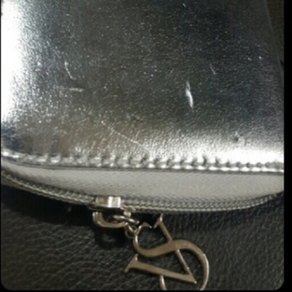 Victoria's Secret Zipper Wallet - Picture 11 of 12